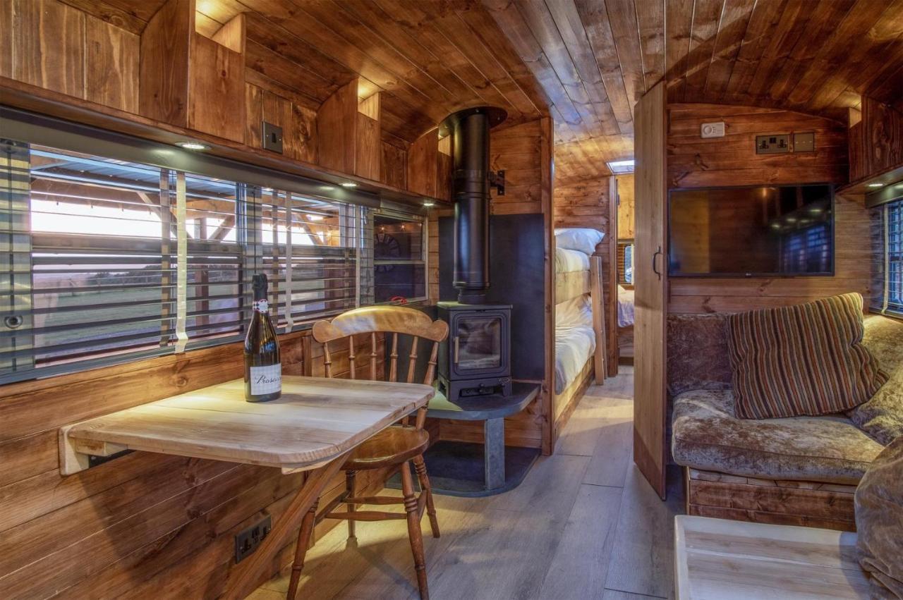 American School Bus - 1 Bedroom - Blossom Farm - Tiers Cross Johnston Exterior photo