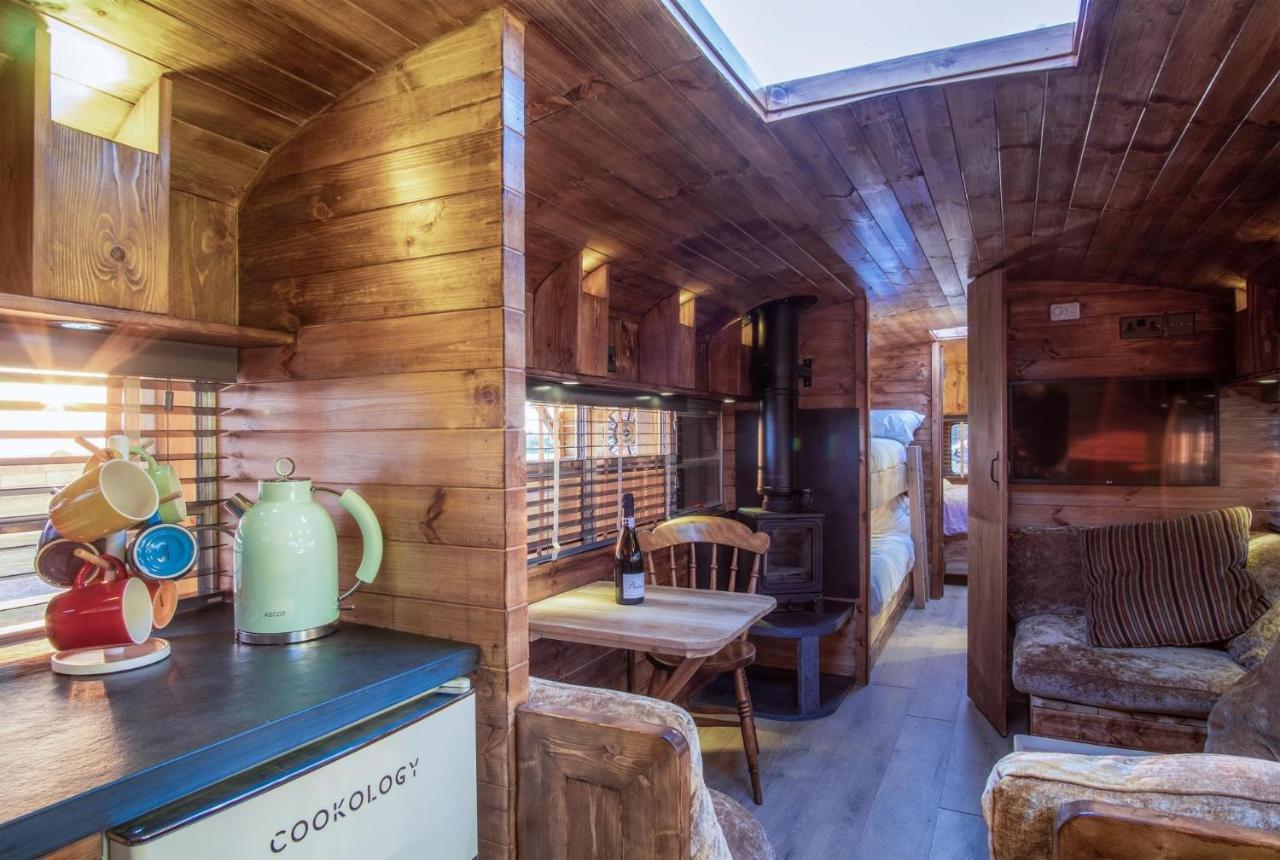 American School Bus - 1 Bedroom - Blossom Farm - Tiers Cross Johnston Exterior photo