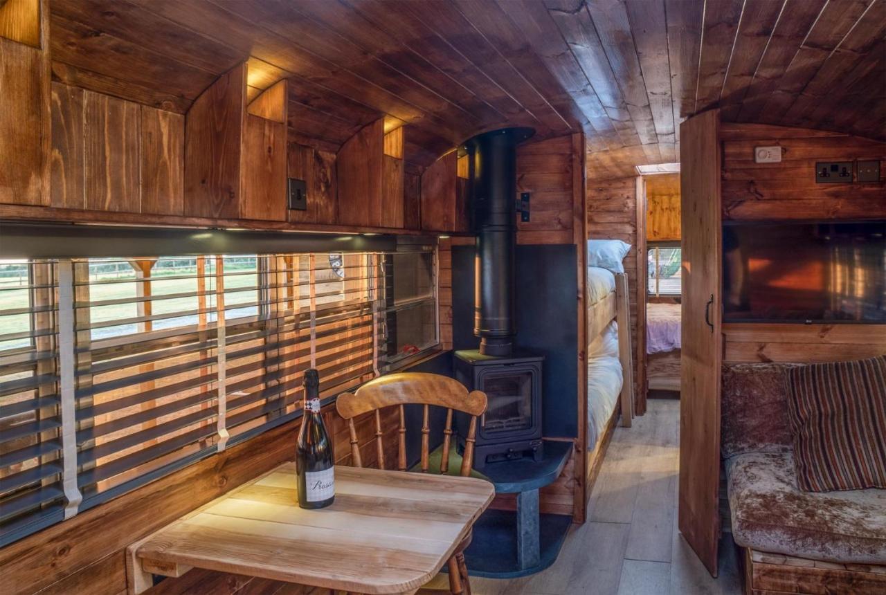 American School Bus - 1 Bedroom - Blossom Farm - Tiers Cross Johnston Exterior photo